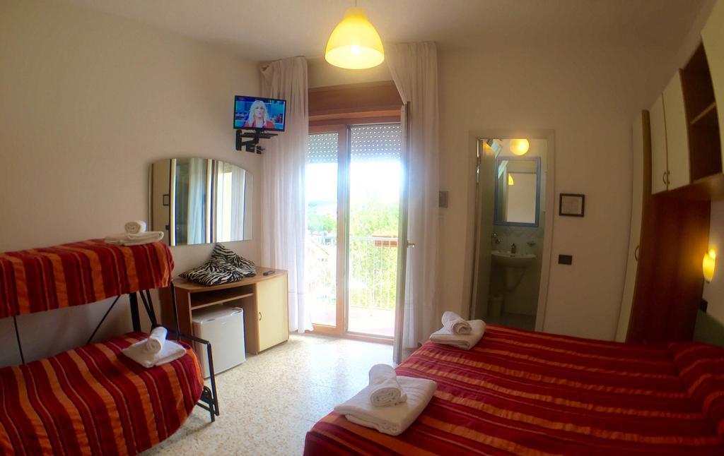 Hotel Mehari Riccione Habitación foto